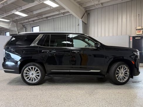 Used 2023 Cadillac Escalade Premium Luxury AWD/4WD image 7