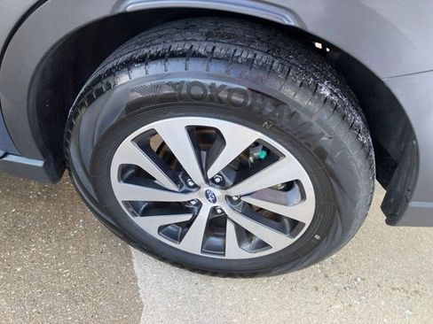 Used 2025 Subaru Outback Premium image 28