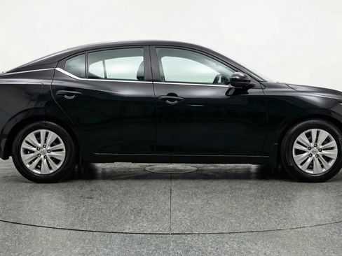 Used 2025 Nissan Sentra S FWD image 11