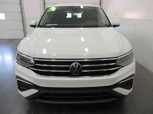 Used 2024 Volkswagen Tiguan SE image 8