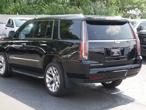 Used 2020 Cadillac Escalade Luxury AWD/4WD image 10