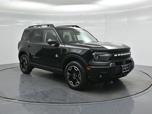 Certified 2025 Ford Bronco Sport Outer Banks w/ Outer Banks Tech Package+ AWD/4WD image 59