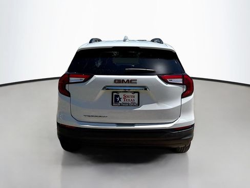 Used 2023 GMC Terrain SLE w/ Driver Convenience Package FWD image 6