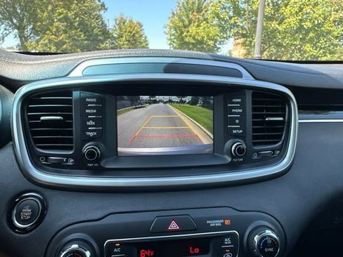 Used 2020 Kia Sorento EX AWD/4WD image 41