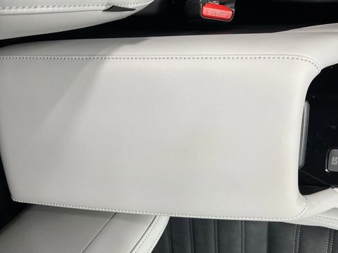 New 2025 Mitsubishi Outlander SE image 11