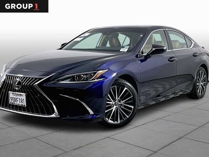 Used 2023 Lexus ES 300h w/ Premium Package