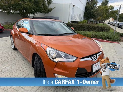 Used 2012 Hyundai Veloster w/ Style Pkg image 16