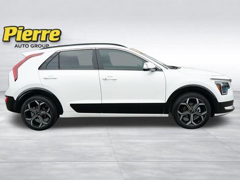 Used 2025 Kia Niro EX Touring FWD image 3