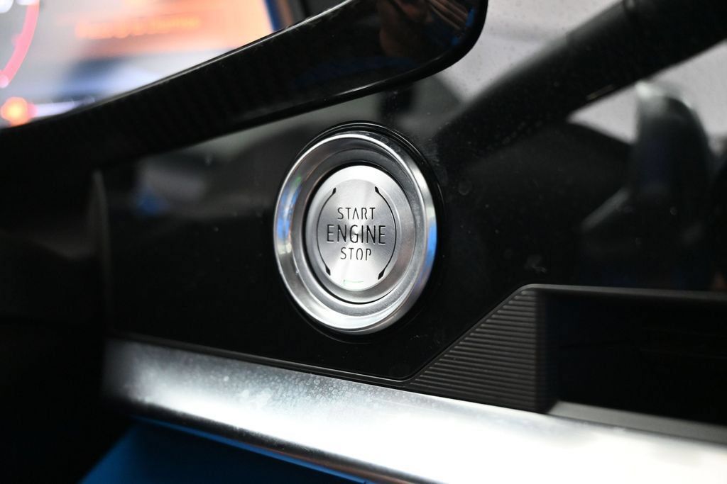 Used 2022 Chevrolet Corvette Stingray Premium Conv w/ Z51 Performance Package RWD image 6