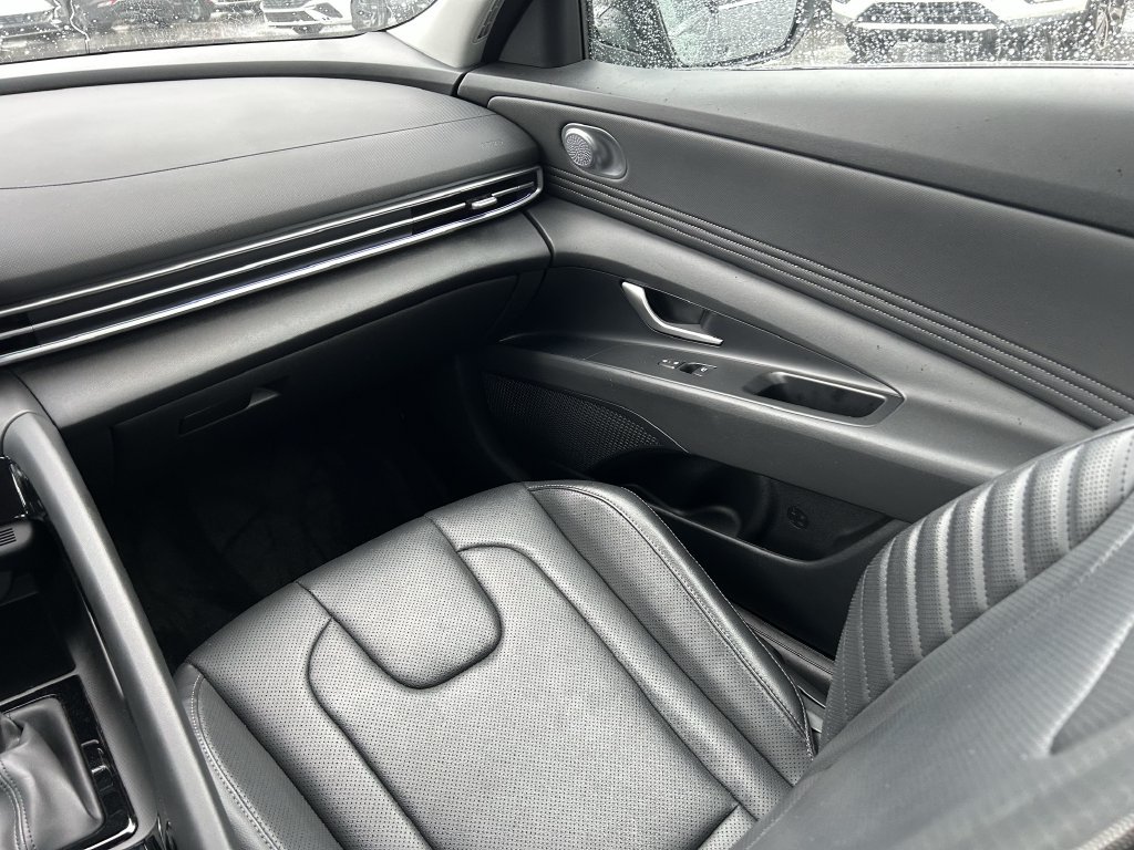 Certified 2024 Hyundai Elantra Limited FWD image 20