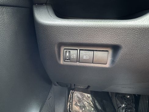 Certified 2025 Toyota RAV4 XLE AWD/4WD image 21
