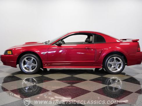 Used 2004 Ford Mustang GT RWD image 2