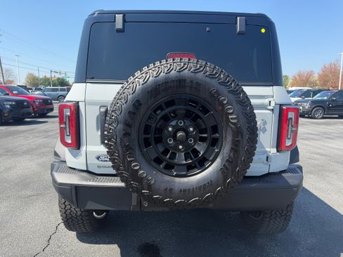 New 2026 Ford Bronco Badlands image 4