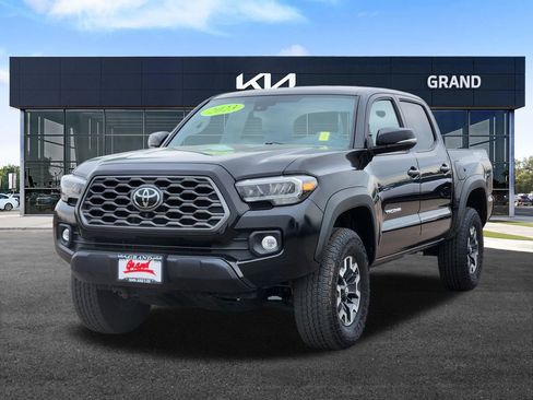 Used 2023 Toyota Tacoma TRD Off-Road w/ Advanced Technology Package AWD/4WD image 5