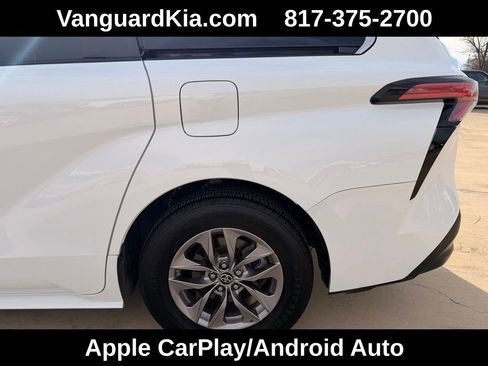 Used 2021 Toyota Sienna LE image 9