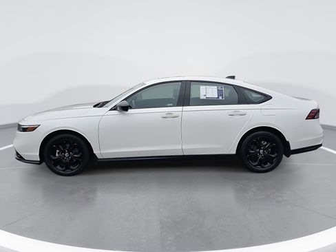 Used 2025 Honda Accord SE image 6