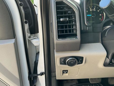 Used 2018 Ford F150 XLT AWD/4WD image 11