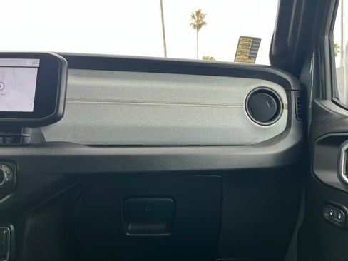 Used 2024 Jeep Wrangler Unlimited w/ LED Headlamp & Fog Lamp Group image 20