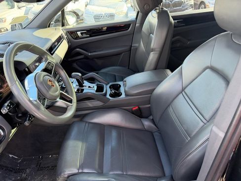 Used 2019 Porsche Cayenne AWD image 11