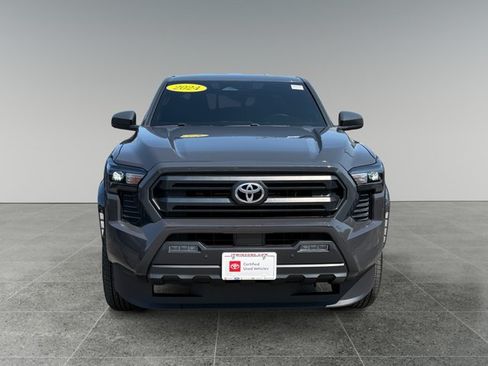 Used 2024 Toyota Tacoma SR5 AWD/4WD image 9