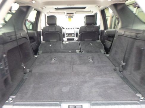 Used 2024 Land Rover Discovery S image 23