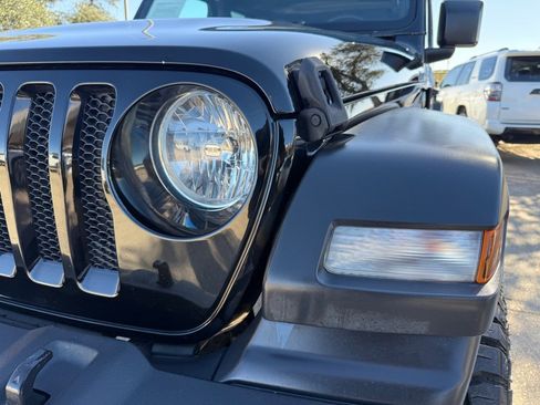 Used 2018 Jeep Wrangler Unlimited Sport S image 9