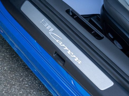 Certified 2025 Porsche 911 Carrera RWD image 23