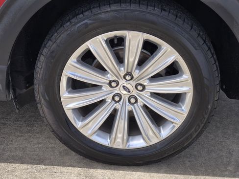 Used 2020 Ford Explorer Limited RWD image 10