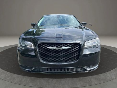 Used 2018 Chrysler 300 Touring w/ Sport Appearance Package image 2