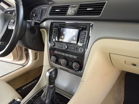 Used 2015 Volkswagen Passat TDI SE image 24