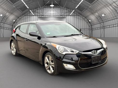 Used 2016 Hyundai Veloster w/ Option Group 03 FWD image 1