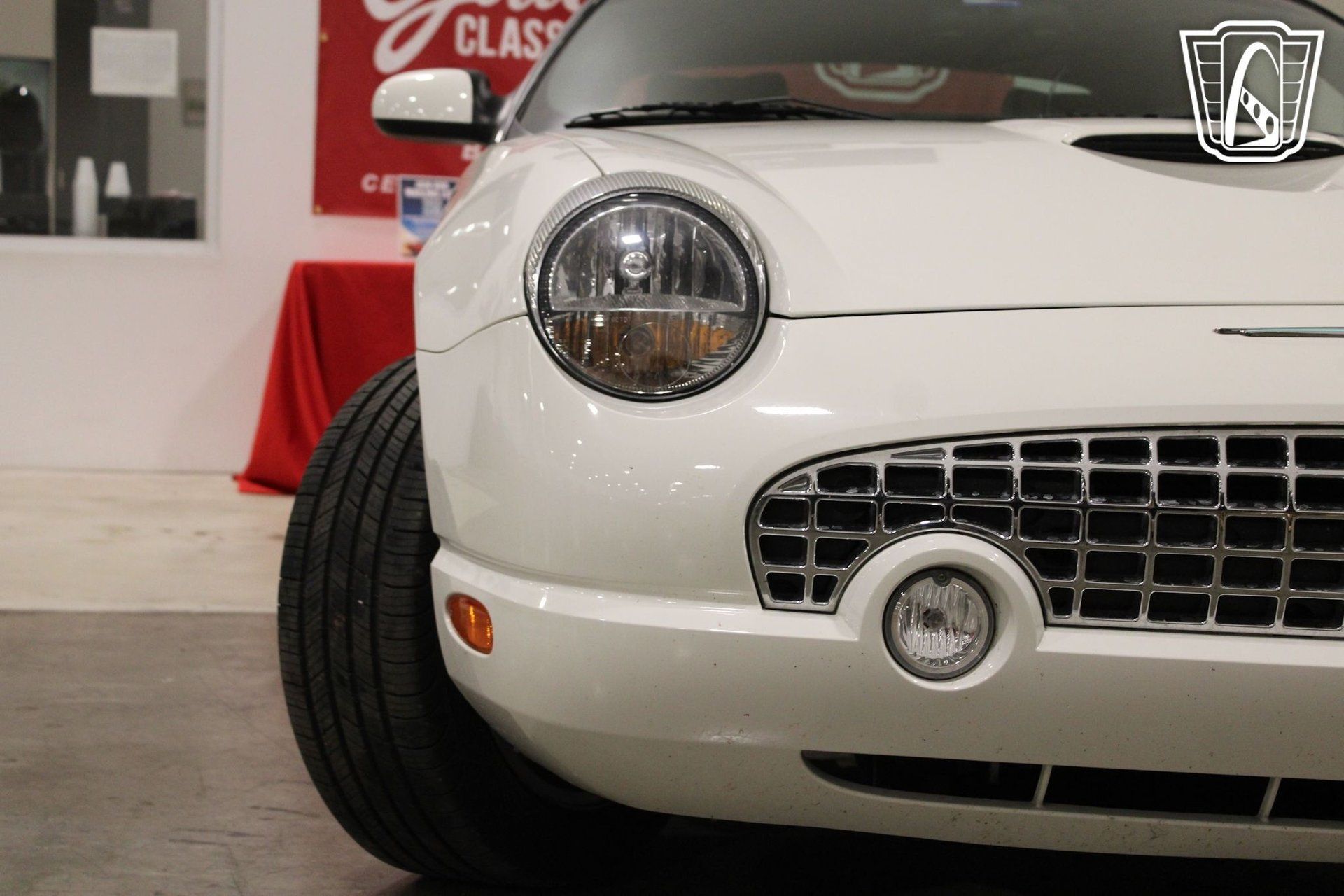 Used 2002 Ford Thunderbird RWD image 23