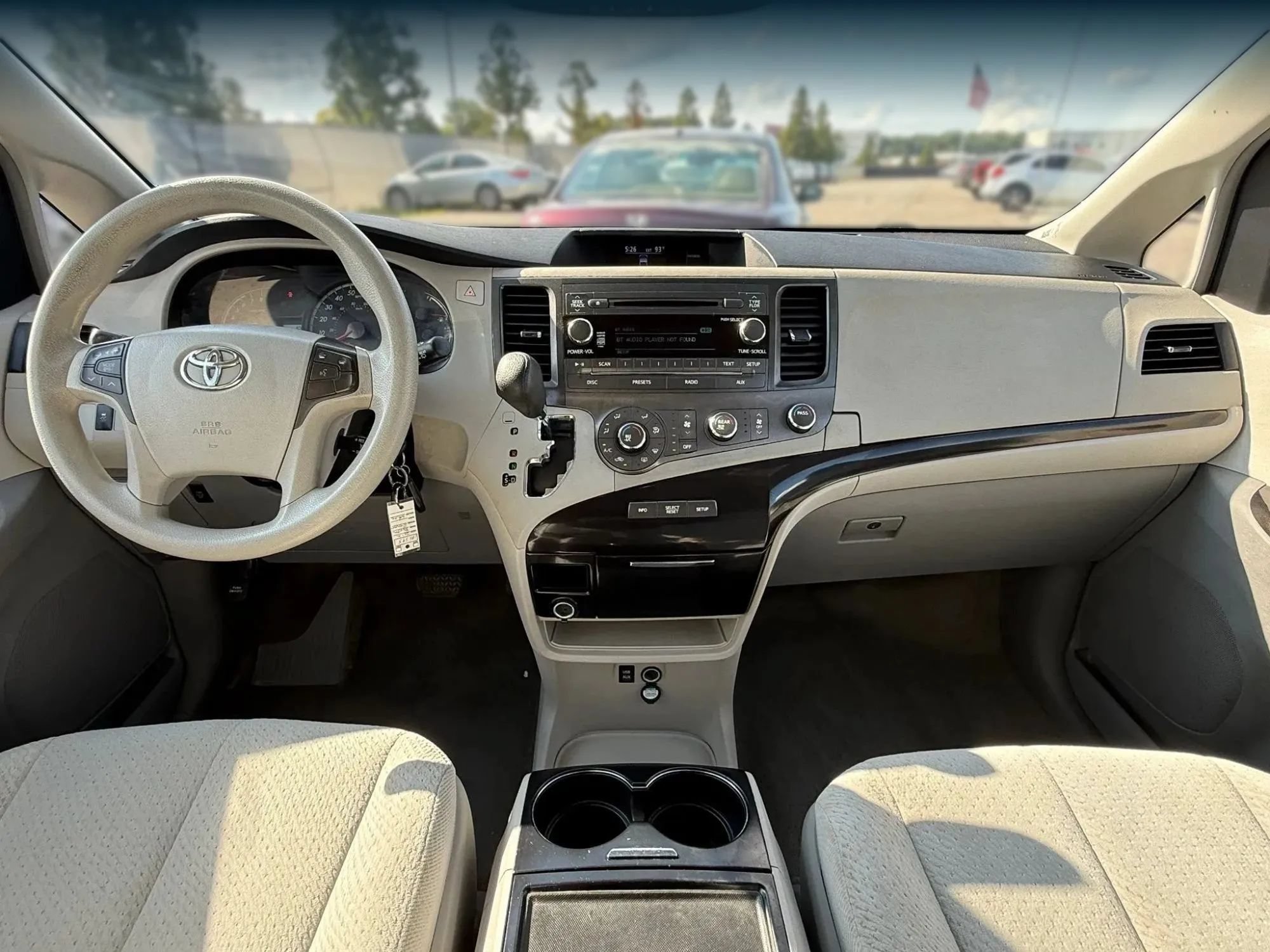 Used 2012 Toyota Sienna LE FWD image 3