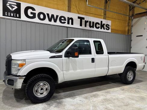 Used 2016 Ford F250 XL w/ Power Equipment Group image 4