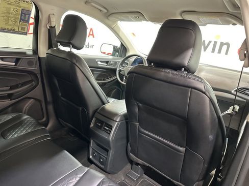 Used 2024 Ford Edge Titanium image 16