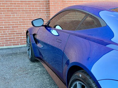 Used 2019 Aston Martin V8 Vantage Coupe image 16