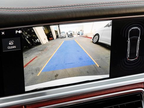 Used 2018 Porsche Panamera image 21