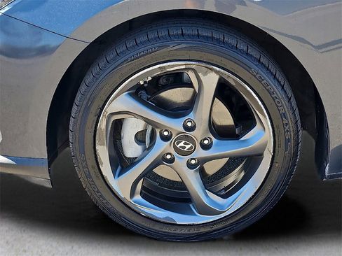 Used 2019 Hyundai Veloster 2.0 image 10