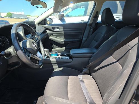 Used 2024 Nissan Altima 2.5 SV w/ SV Premium Package AWD/4WD image 5
