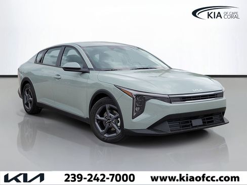 New 2026 Kia K4 FWD image 1