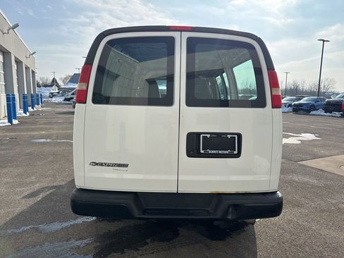 Used 2014 Chevrolet Express 1500 image 4
