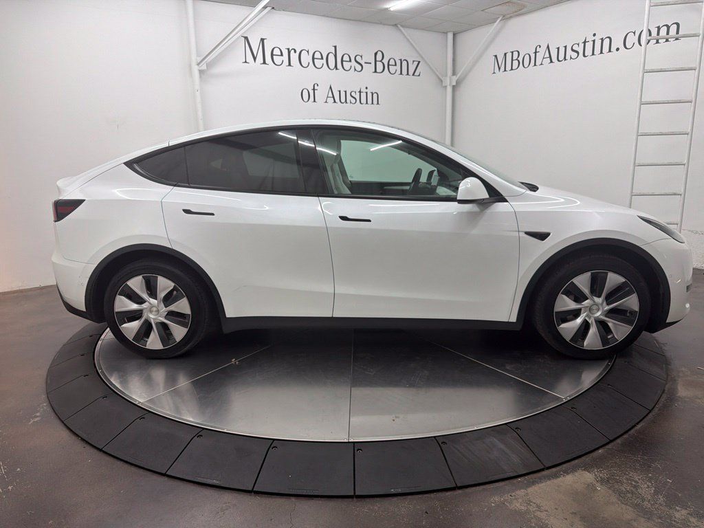 Used 2022 Tesla Model Y Long Range AWD/4WD image 8