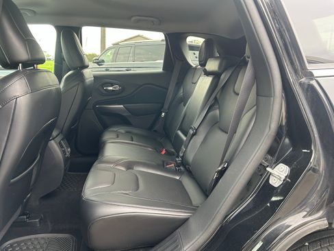 Used 2020 Jeep Cherokee Latitude Lux w/ Quick Order Package 26H Lux AWD/4WD image 24