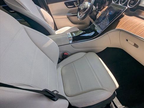 Used 2023 Mercedes-Benz GLC 300 4MATIC image 17