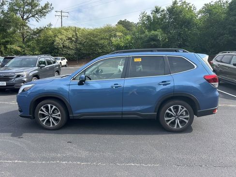 Used 2022 Subaru Forester Limited AWD/4WD image 8
