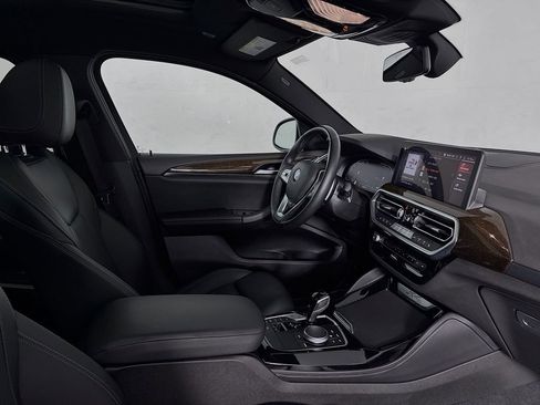 Used 2024 BMW X4 xDrive30i w/ Parking Assistance Package image 29