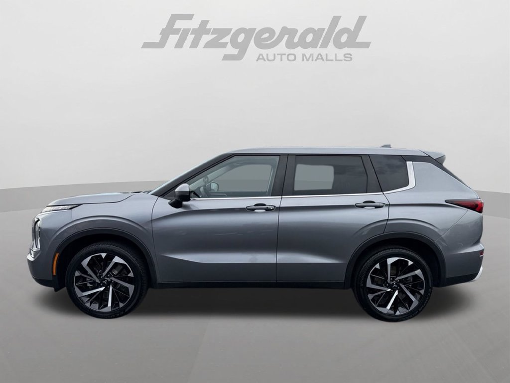 Used 2023 Mitsubishi Outlander SE AWD/4WD image 5