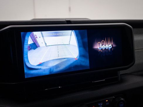 Used 2024 Jeep Wrangler Sport S image 29