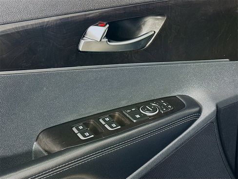 Certified 2018 Kia Sorento EX w/ EX Advanced Touring Package image 22