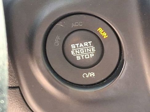 Used 2021 Jeep Wrangler Unlimited Islander image 27